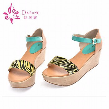 Trả order giày daphne