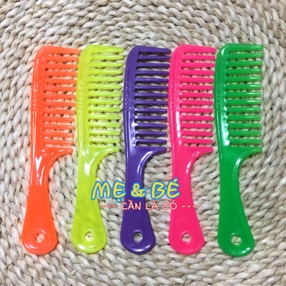 LƯỢC NHỰA CHẢI TÓC