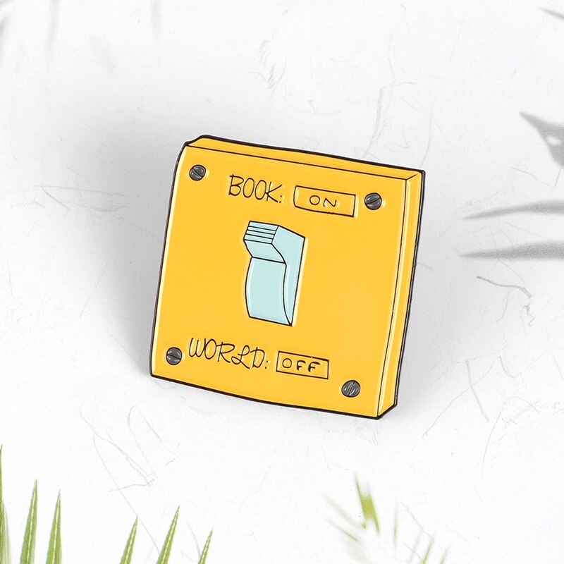 Ghim cài áo QIHE JEWELRY hình quyển sách có công tắc bật/tắt độc đáo cho học sinh
