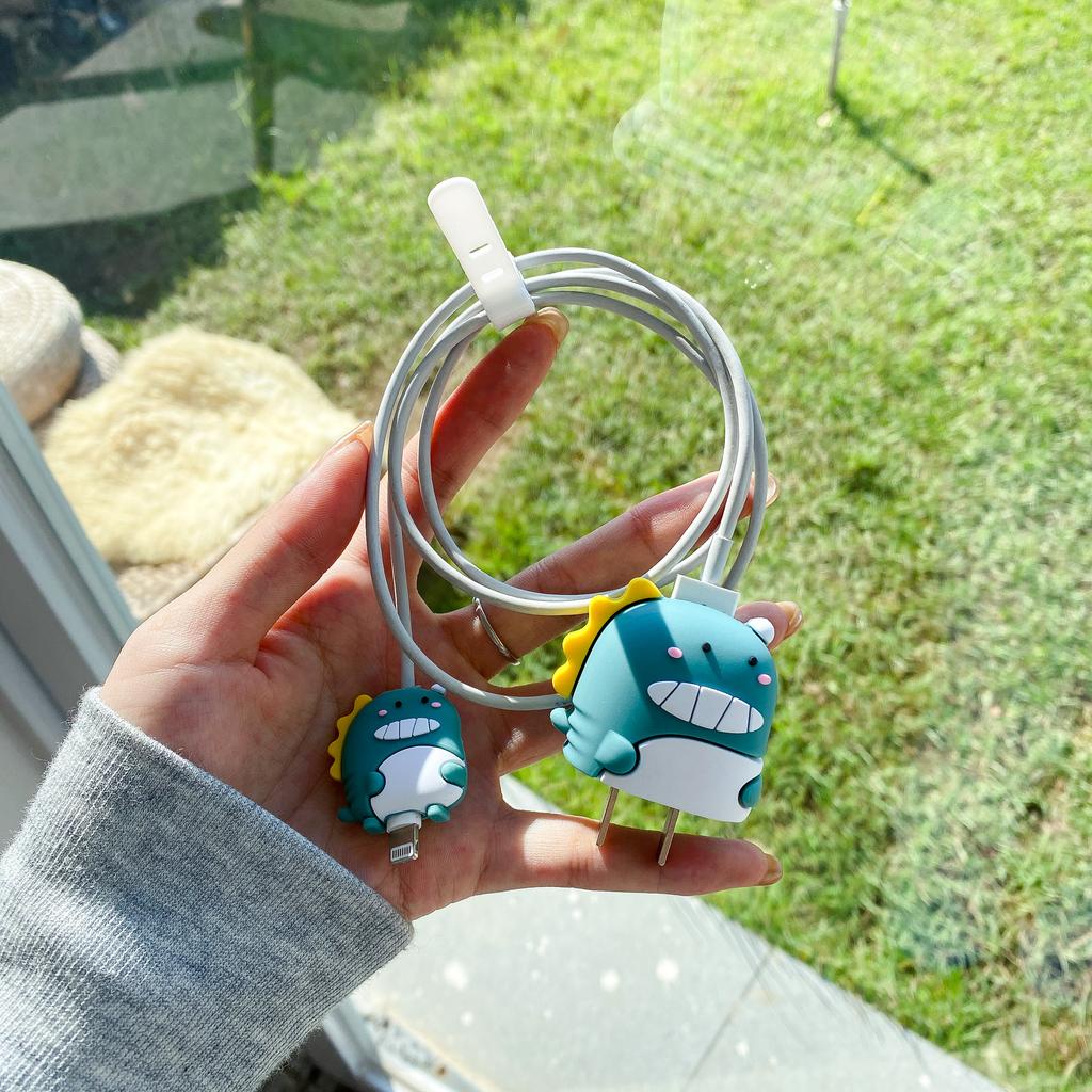 Vỏ Silicon Bảo Vệ Đầu Sạc Điện Thoại iPhone 5W Hình Gấu KAWS Minnie Gấu Đáng Yêu