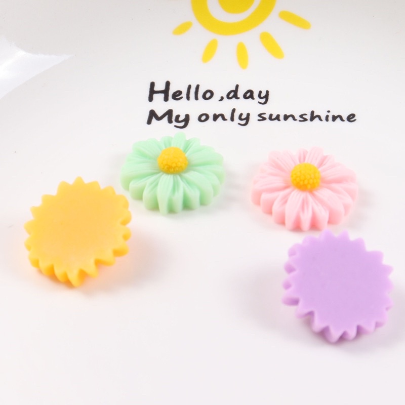 Charm Hoa Cúc Đủ Cánh 2cm DIY Làm Phụ Kiện Tóc, Decor Điện Thoại, Túi, Dép Cross…