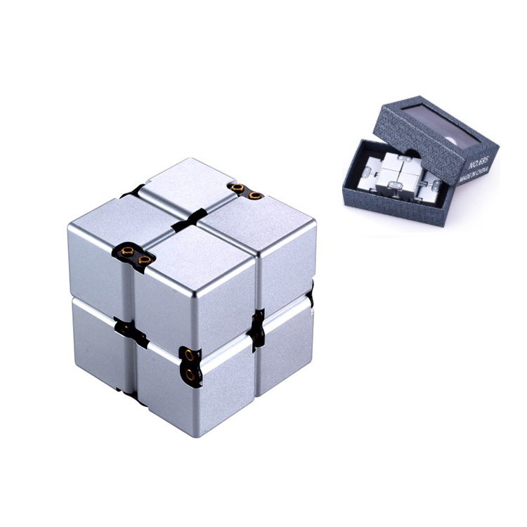 Trò chơi Rubik Infinity Cube nhiều màu