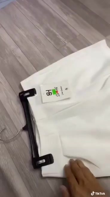 Quần short nữ cạp cao vải tuyết mưa sang chảnh - Quần đùi nữ cạp cao khóa thật | BigBuy360 - bigbuy360.vn