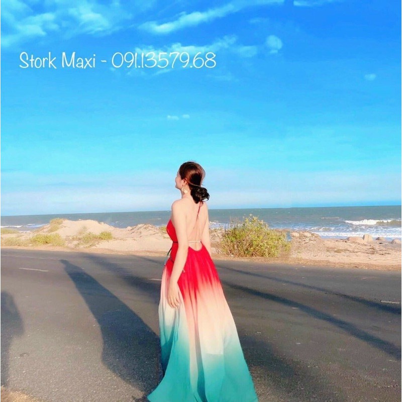 Đầm maxi loang màu cổ yếm