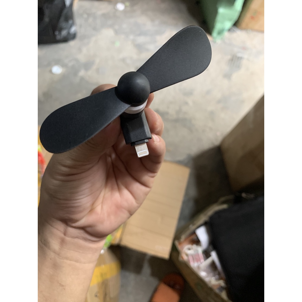 Quạt Mini 2 Cánh Cắm Điện Thoại