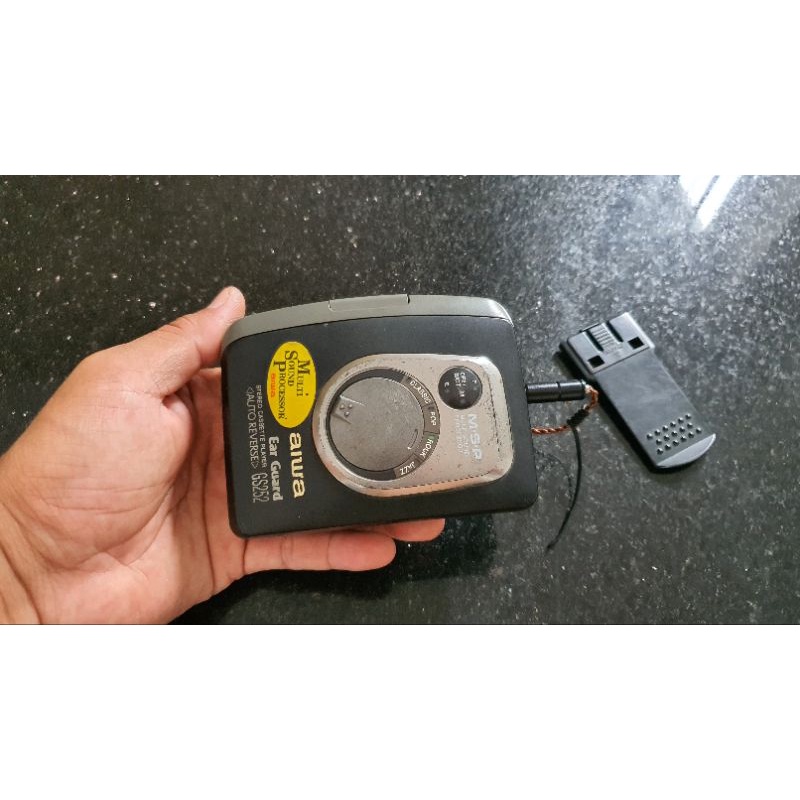Cassette cầm tay Aiwa HS-G252