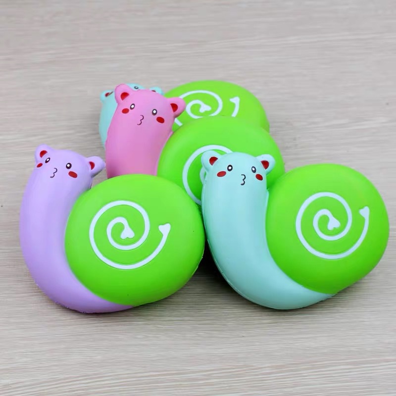 Squishy ngẫu nhiên giá rẻ theo các chủ đề con vật, hoa quả