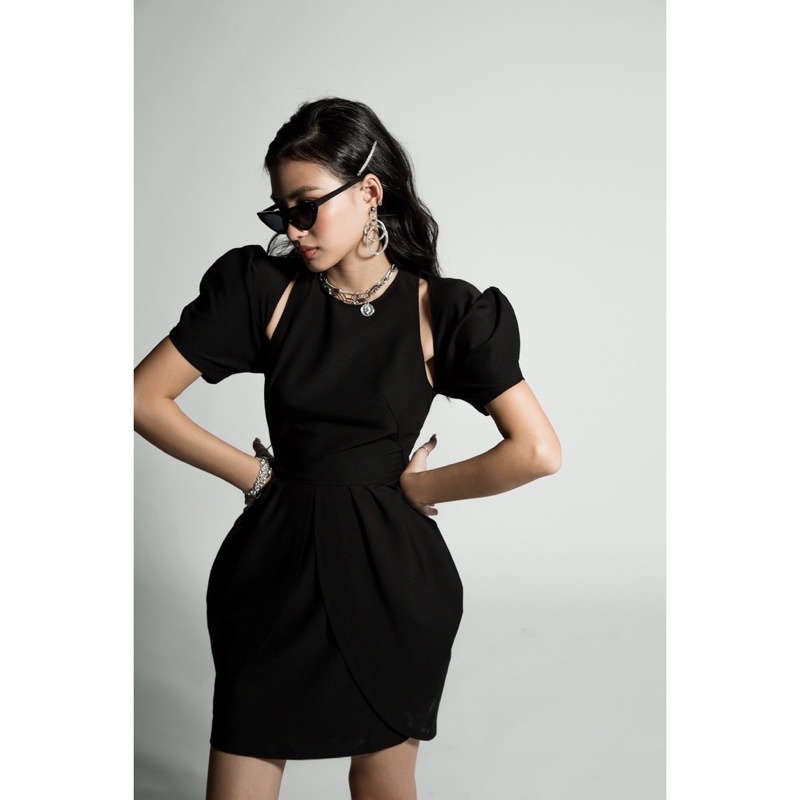 Váy So Young Raven màu đen