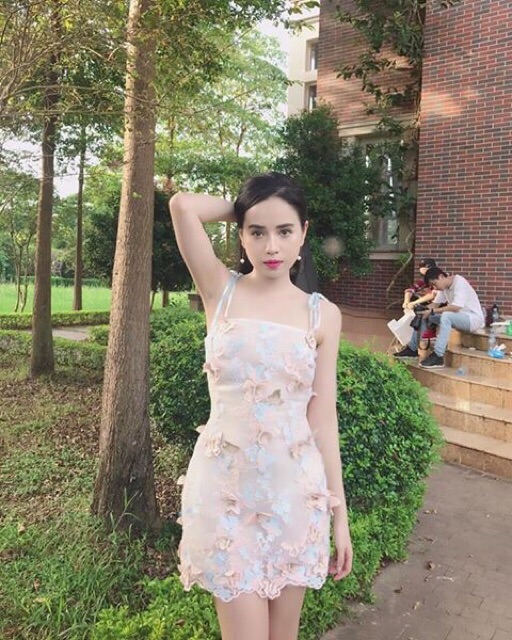 Váy 3D thêu hồ điệp cao cấp