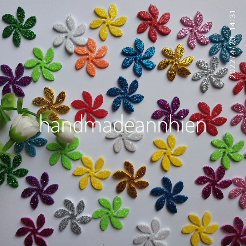 50 hoa 6 cánh 2.5cm, bằng giấy XỐP KIM TUYẾN - thủ công mầm non cho bé - trang trí thiệp, bưu thiếp, phong thư, lì xì