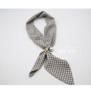Khăn quàng cổ ngắn chấm bi