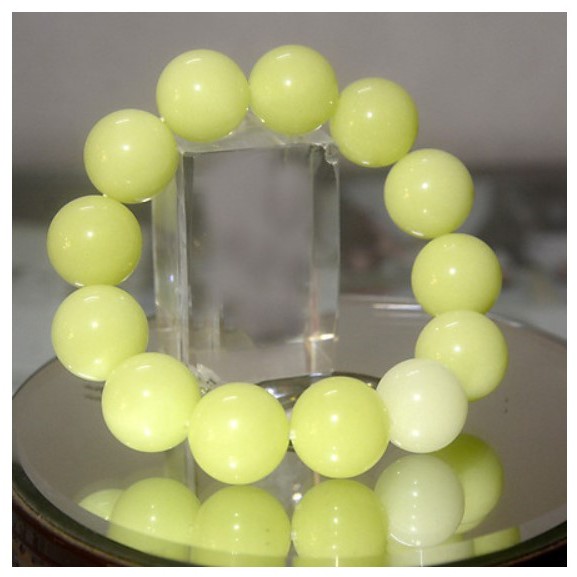 Vòng tay Đá Trơn Láng phát sáng Xanh Lục trong đêm (chọn size)