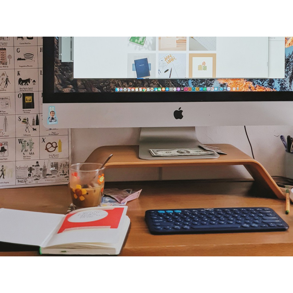 Kệ Imac gỗ uốn cong Mipu Imac Stand - Veneer Sồi tự nhiên.