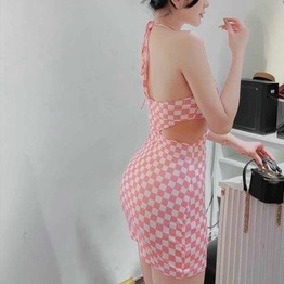 Đầm yếm caro ôm body khoen giữa khoét 2 bên eo cực xinh , chất thun gân dày dặn
