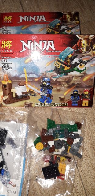 Lắp ráp 1 hộp LegoNinja 31143 có nhiều chi tiết bằng nhựa ABS
