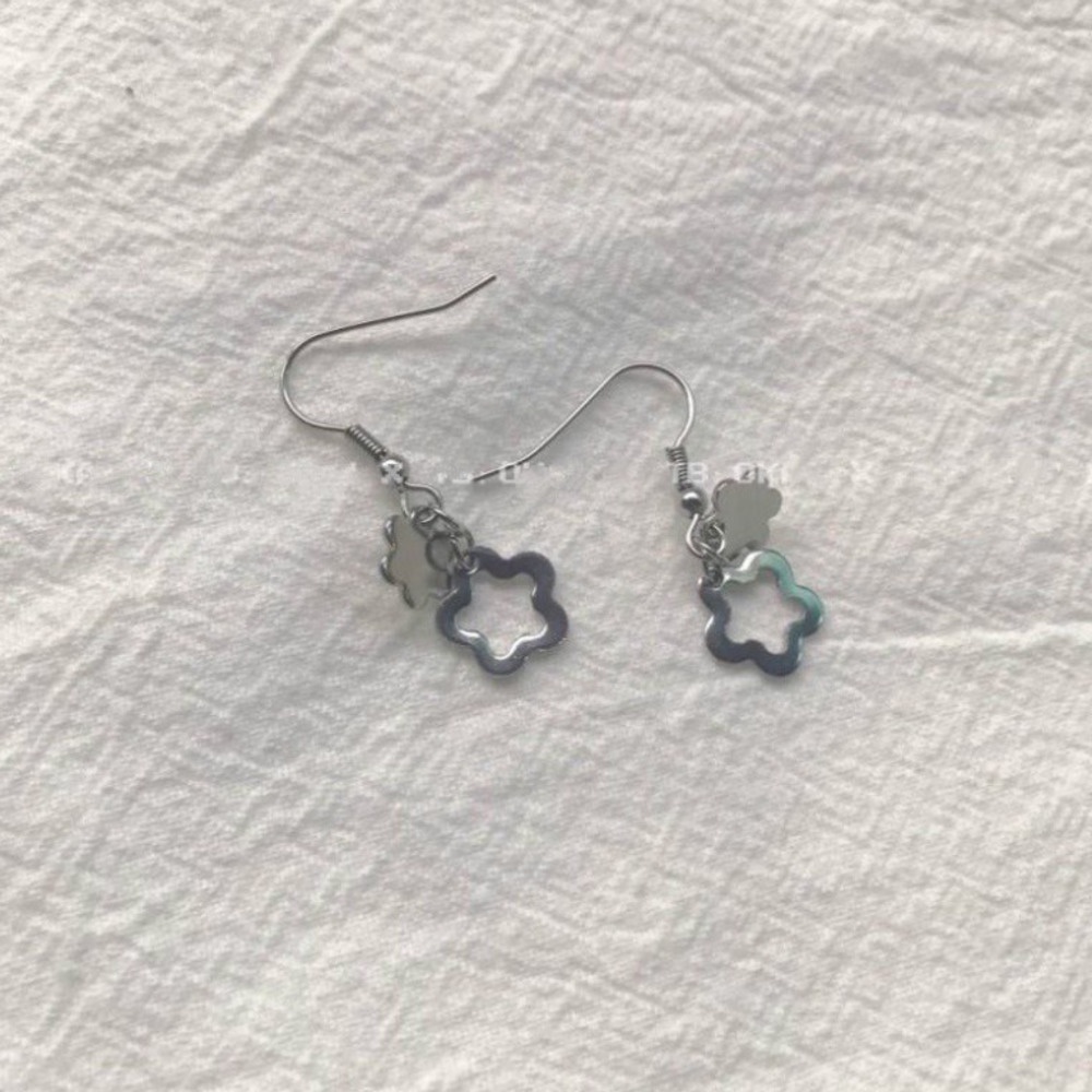 Khuyên Tai Hình Bông Hoa Dễ Thương