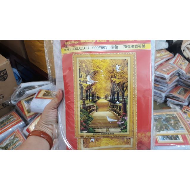Tranh thêu kín