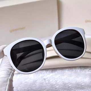 MẮT KÍNH V VIỀN TRẮNG CỰC HOT