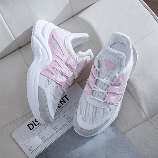 Giày sneakers