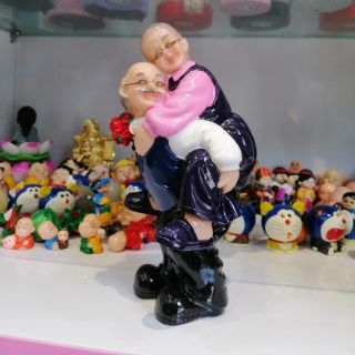 Tượng ông cõng bà cỡ nhỏ