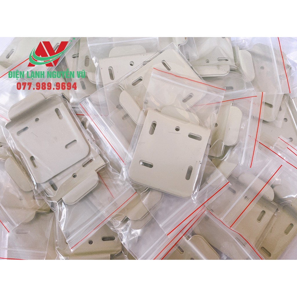 Gía  treo đầu lạnh máy lạnh đa năng 9x7cm