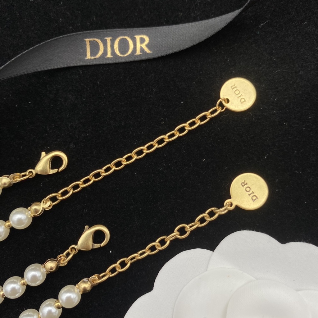 Vòng Tay Ngọc Trai Mặt Chữ Dors Thời Trang Cho Nữ