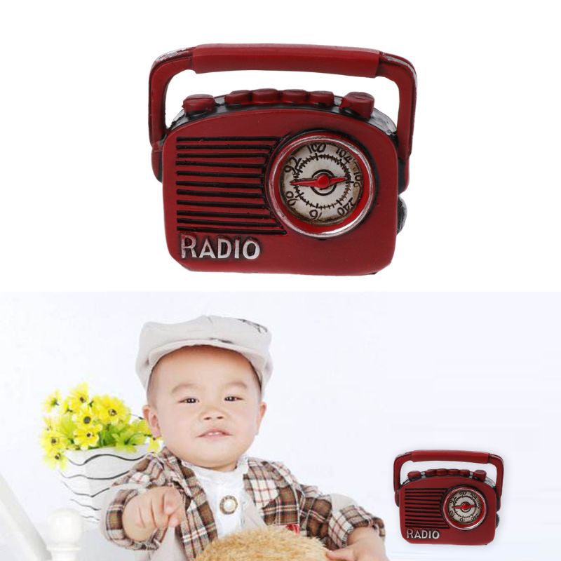 Radio Đồ Chơi Màu Đỏ Dùng Làm Phông Nền Chụp Ảnh Cho Bé