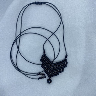Simple macrame necklace with crystal - Dây đeo cổ thắt macrame treo pha lê đen