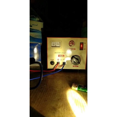 Sạc bình ô tô 10A dùng cho các dòng bình 75Ah đổ lại trên các dòng xe con.