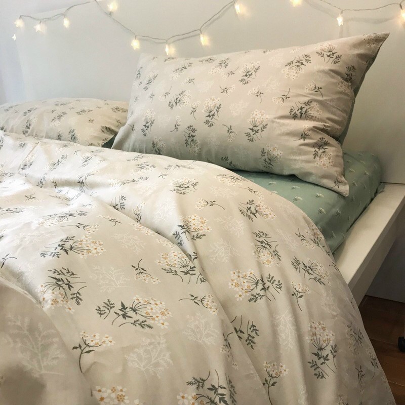 Bộ chăn ga và gối cotton living -mẫu hoa nhí-luis bedding shop miễn phí bo chun theo kích thước