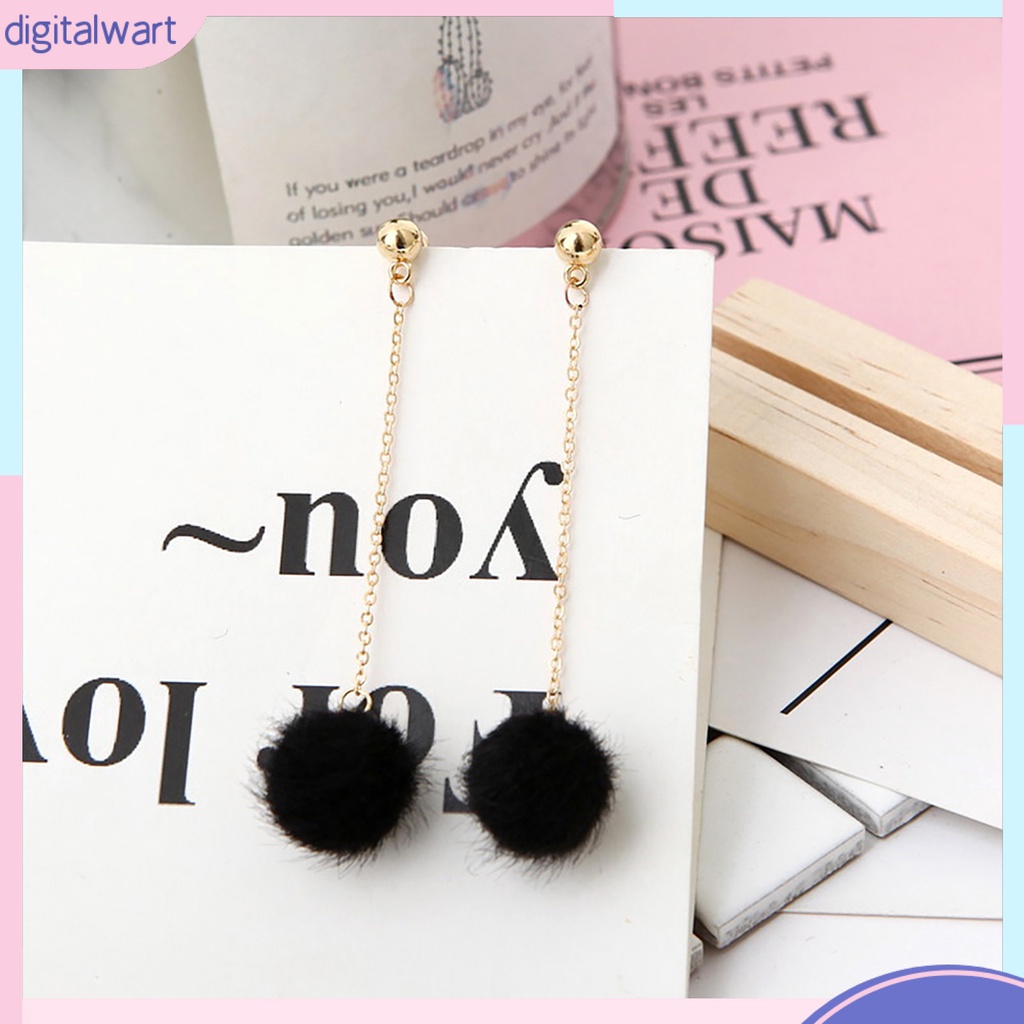 Đôi khuyên tai gắn trang trí quả cầu lông xù xinh xắn dành cho nữ