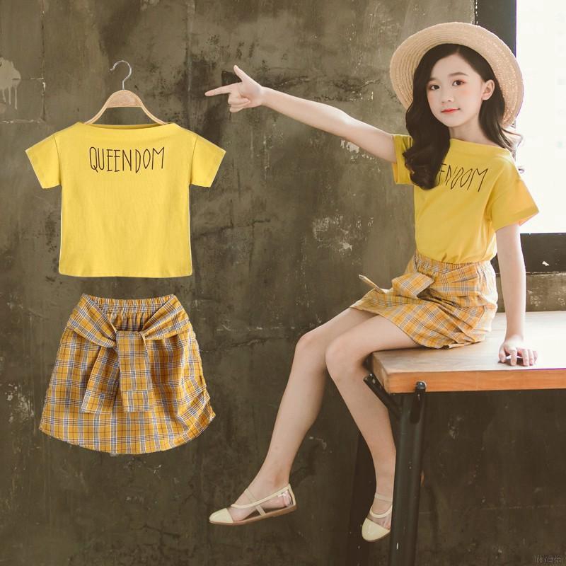 Bộ áo thun ngắn tay in chữ + Chân váy caro cho bé gái