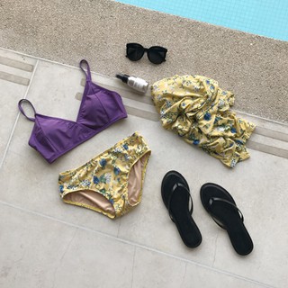 Set bikini kèm áo khoác hoa vàng