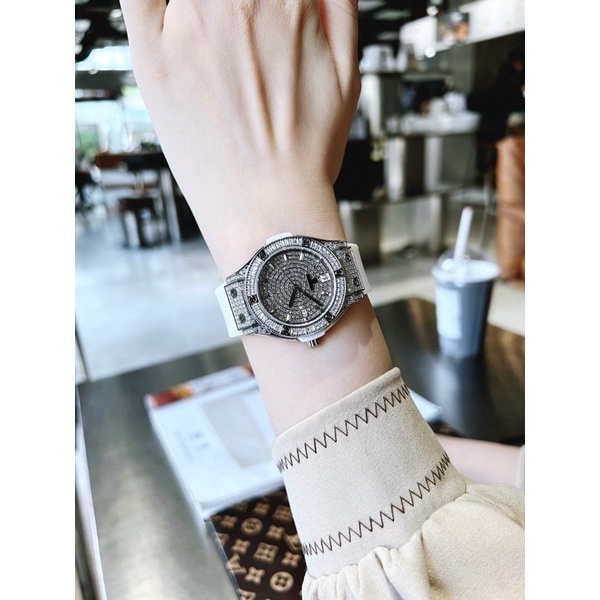 Đồng hồ đeo tay nữ cao cấp đình full đá hàng hiếm LUTOS WATC