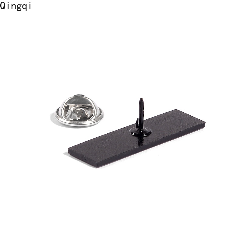 Trâm cài áo Miss Zoe in chữ I Was An Honor cá tính