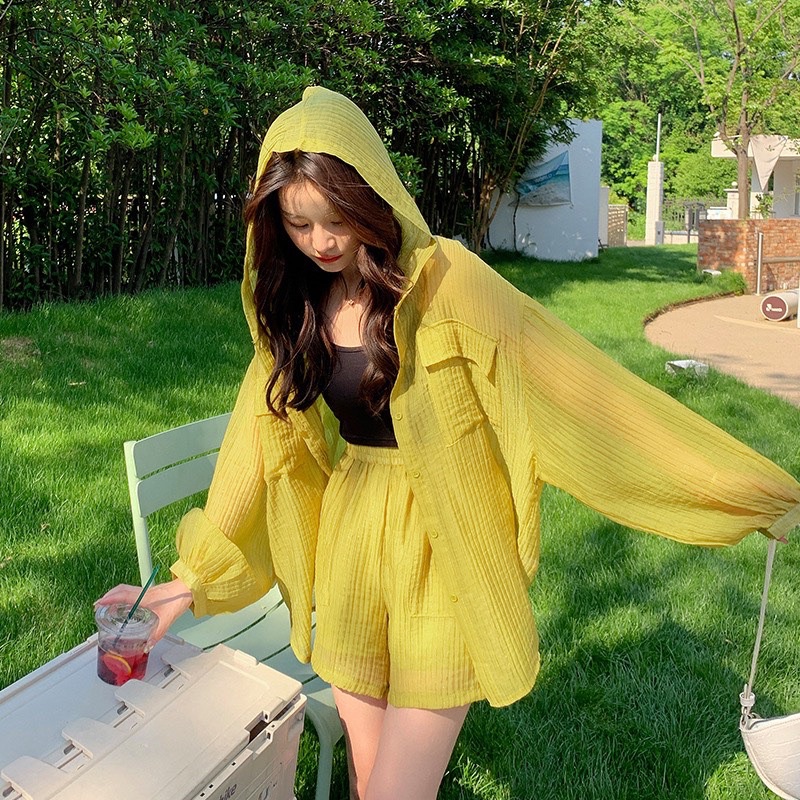 Set Bộ Đũi Tơ Áo Dáng Rộng Có Mũ Quần Sooc Đùi Thụng Đuôi Tôm Màu Xanh Bơ