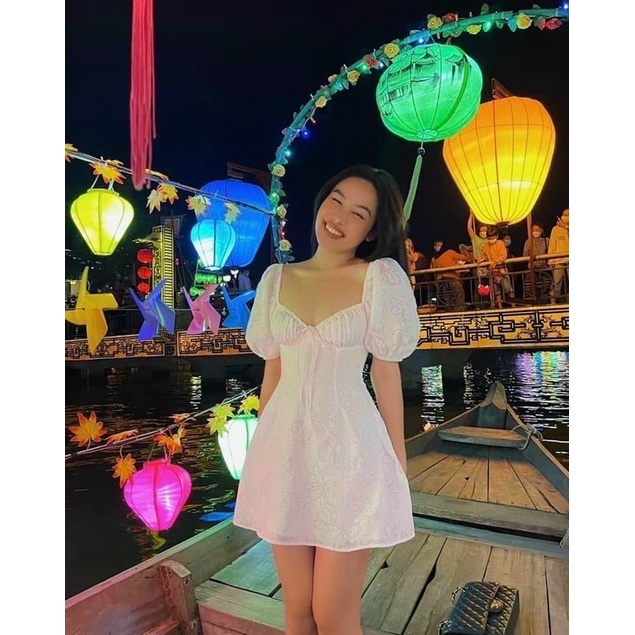 ĐẦM TRẮNG HOA NỔI  NHÍU CÚP NGỰC TAY BỒNG