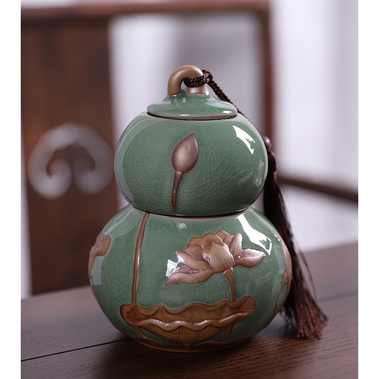 Hũ, Bình Đựng trà họa tiết hoa sen đắp nổi
