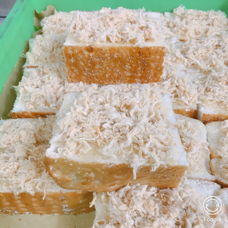 BÁNH MÌ KẸP CHÀ BÔNG