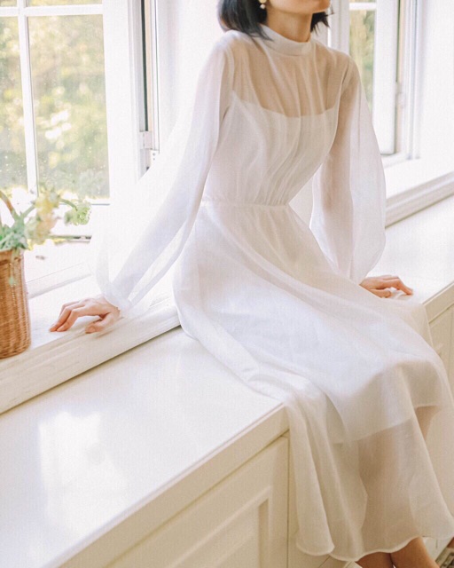 Đầm trắng ren lưới tiểu thư