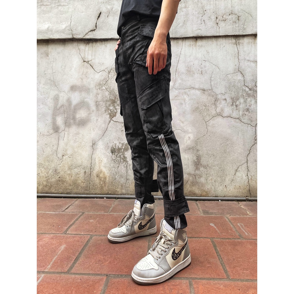 Custom by T.A.S - Skinny 3 Line Trắng Dán Gấu WAX