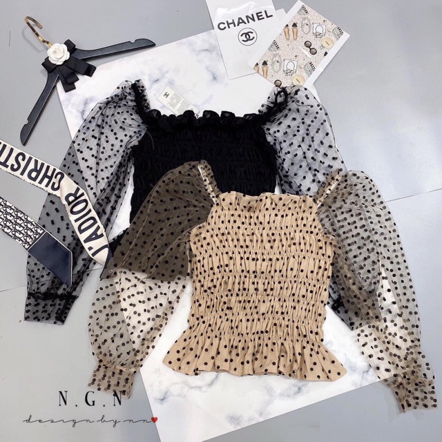 Áo trễ vai chấm bi lưới