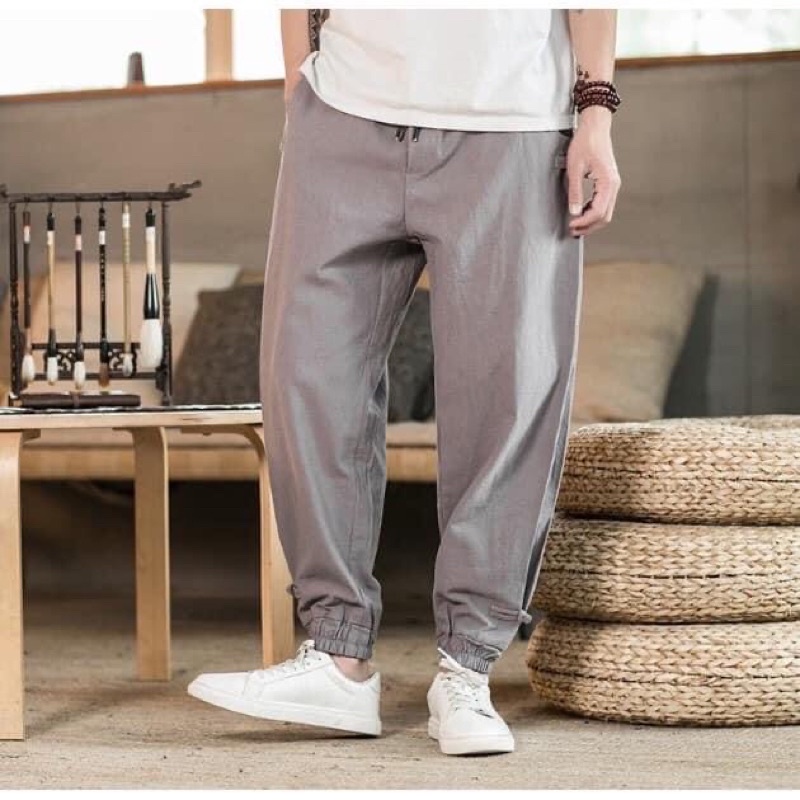 Quần Jogger nam Thiết kế chuẩn phom bo gấu.