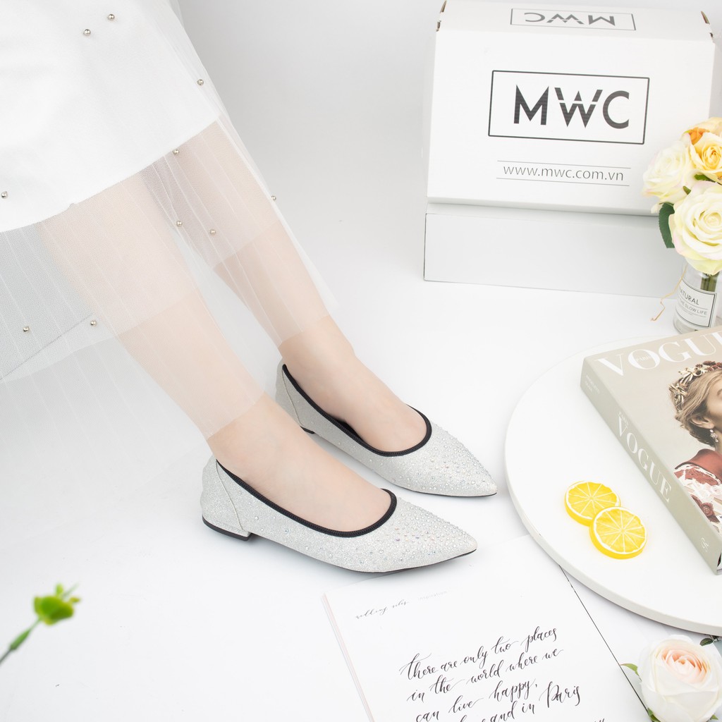 Giày búp bê nữ mũi nhọn đính đá MWC NUBB- 2203 | BigBuy360 - bigbuy360.vn