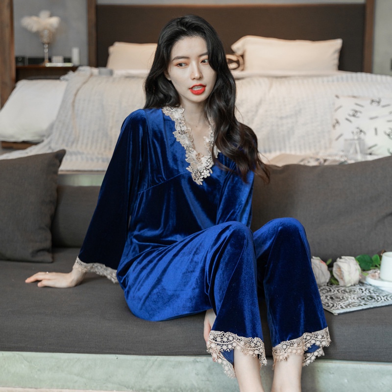 Bộ Đồ Ngủ Tay Dài Chất Liệu Nhung Phối Ren Thời Trang Thu Đông Mới Cho Nữ