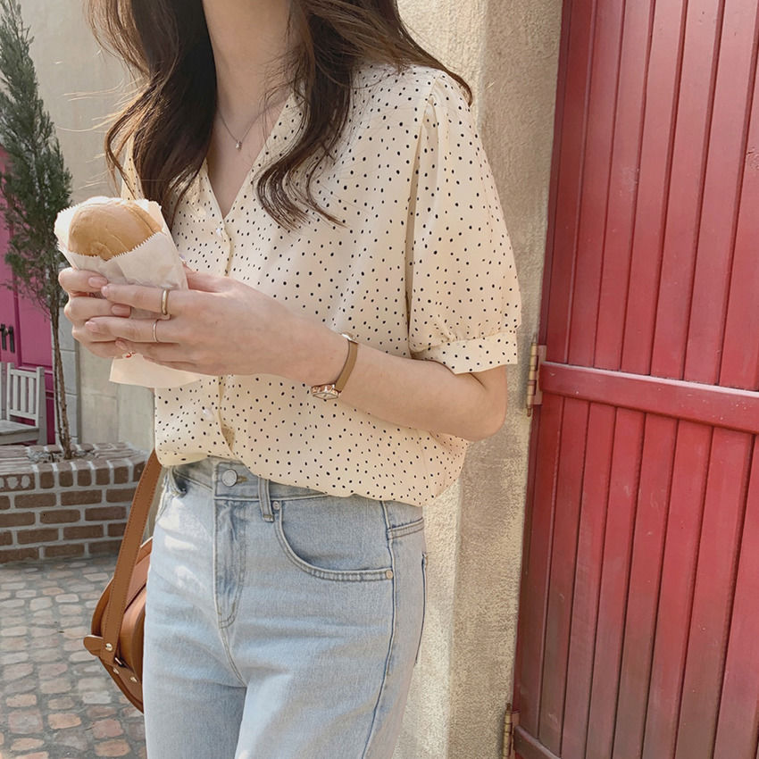 Áo Sơ Mi Chiffon Tay Lửng Cổ Chữ V Họa Tiết Chấm Bi Đơn Giản Dễ Phối Đồ Phong Cách Hàn Quốc Cho Nữ