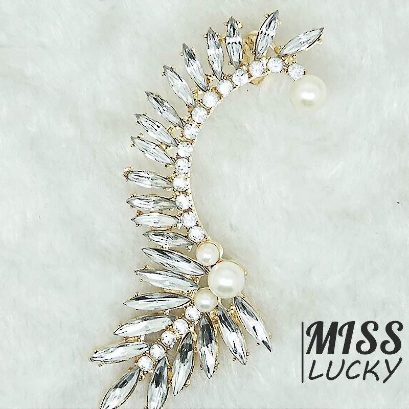 Khuyên tai đính đá phong cá tính dành cho nữ