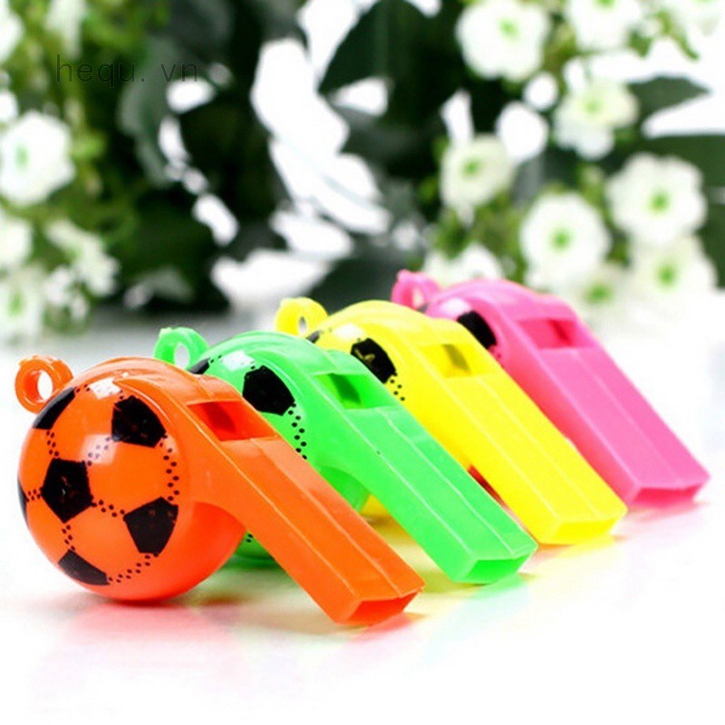Đồ Chơi Còi Nhựa Hình Qủa Banh Kèm Dây Đeo Cho Bé