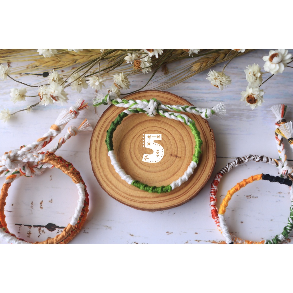 Vòng handmade tông vintage màu cổ điển