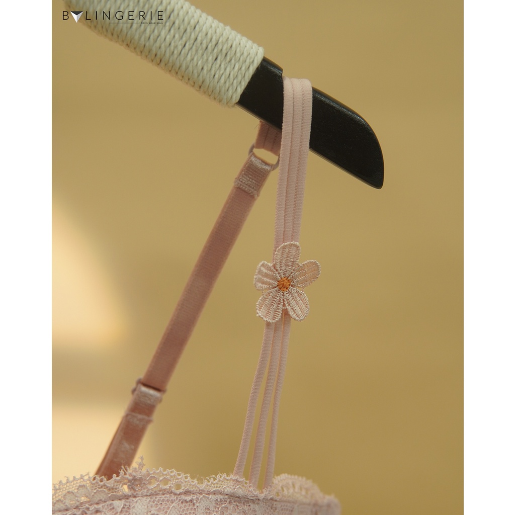 Bộ đồ lót ren nữ BY LINGERIE màu hồng không gọng đệm mút nâng ngực | B231 | BigBuy360 - bigbuy360.vn